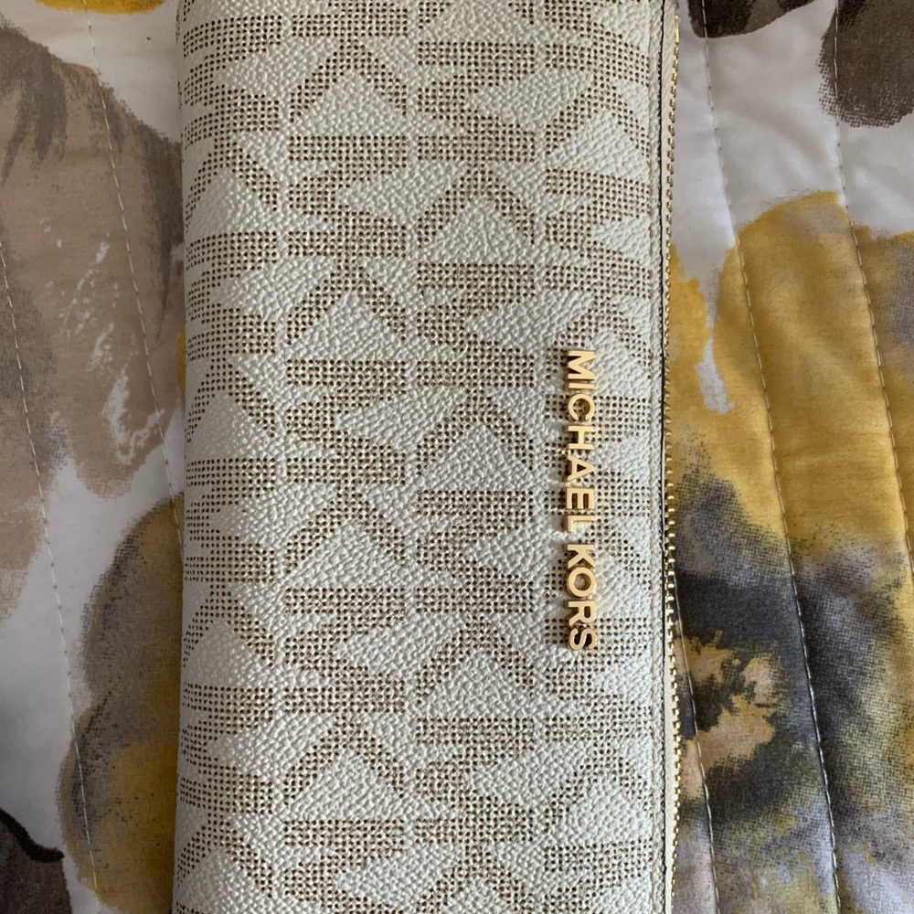 Michael Kors wallet